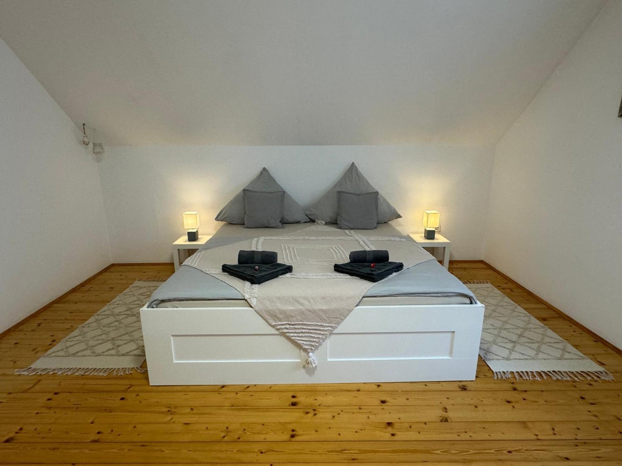 Fewo Boho 110 Qm Mit Bergblick 3 Min Bahnhof Apartment Laufen Bagian luar foto