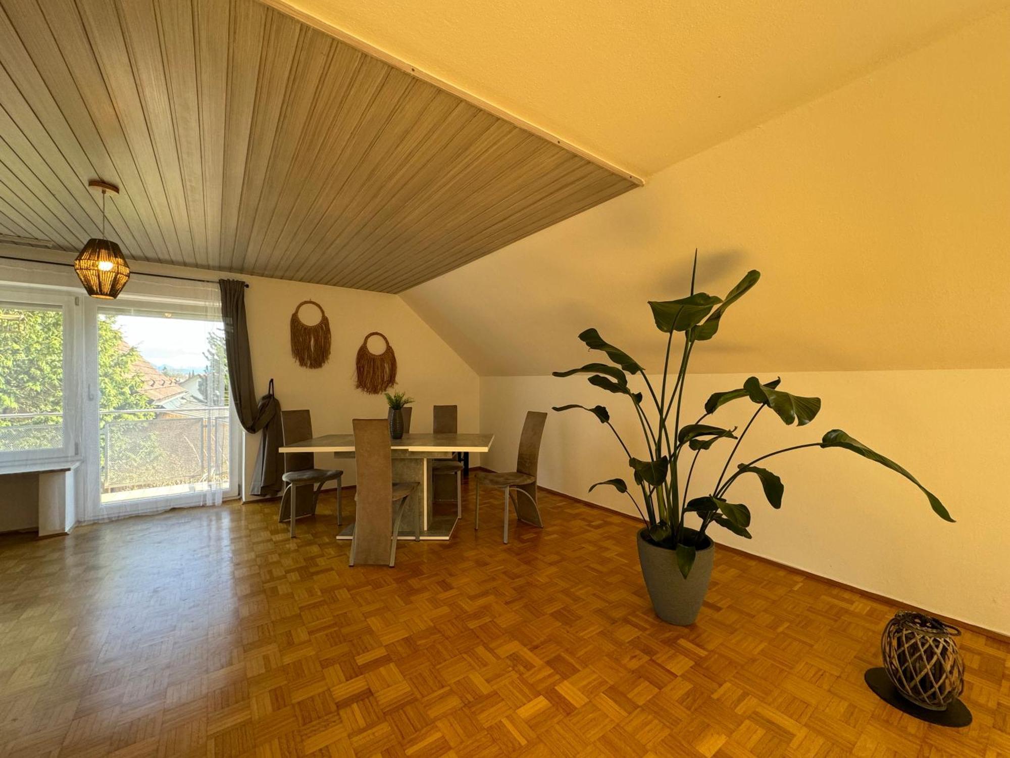 Fewo Boho 110 Qm Mit Bergblick 3 Min Bahnhof Apartment Laufen Bagian luar foto