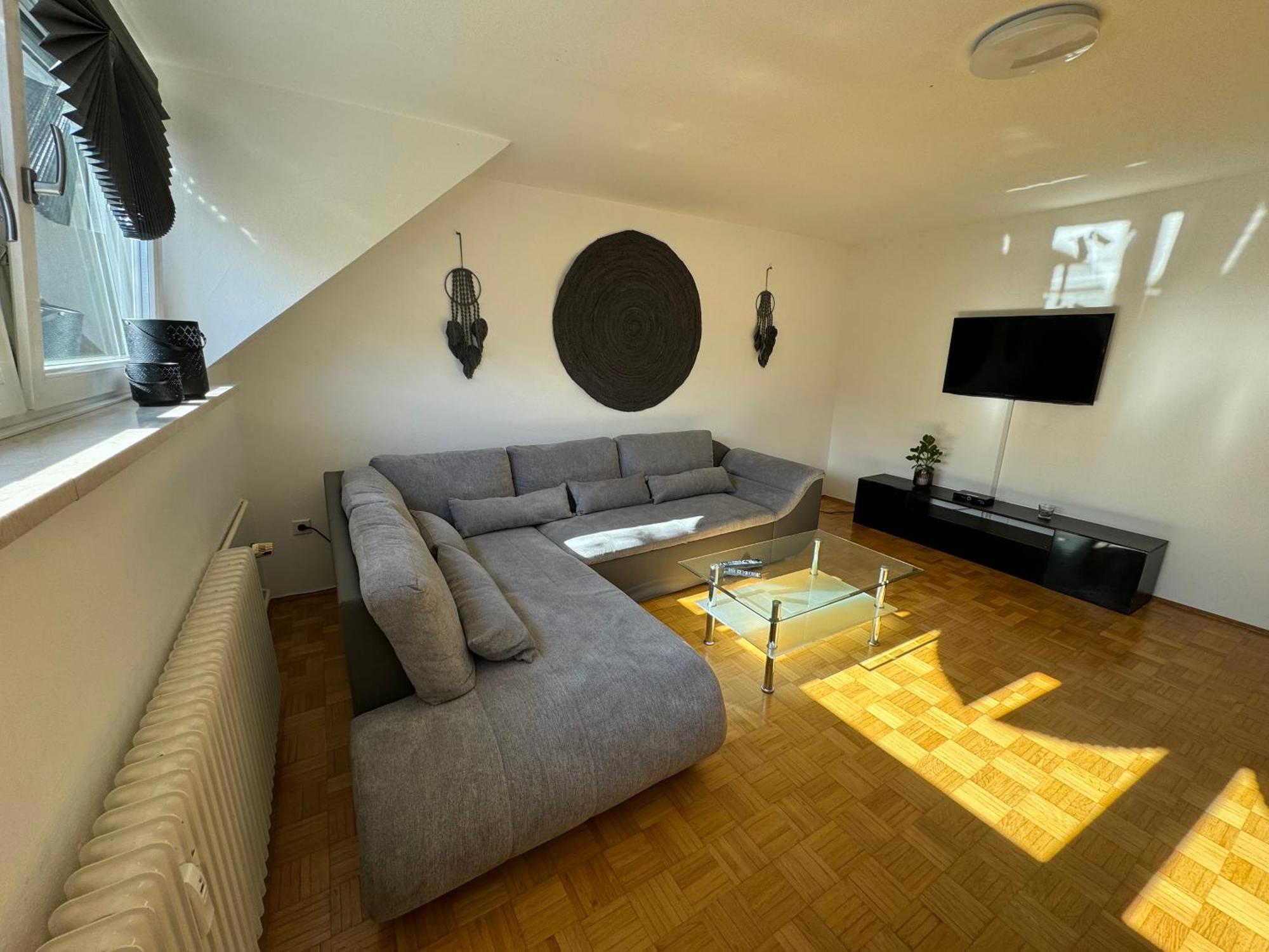 Fewo Boho 110 Qm Mit Bergblick 3 Min Bahnhof Apartment Laufen Bagian luar foto